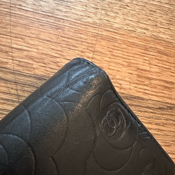 CHANEL Black Camellia Quilted Leather Continental Wallet with Silver CC - Picture 3 of 10
